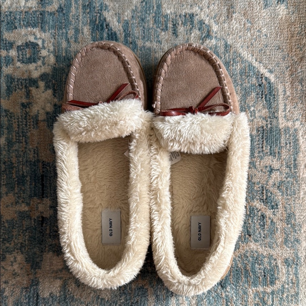 Old Navy Tan and Cream Fuzzy Slippers